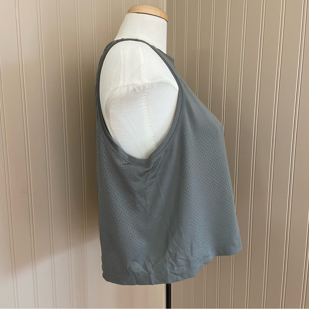 Lululemon Swiftly Breathe Crop Tank Top in Grey Sage Women’s 10 - Picture 3 of 7